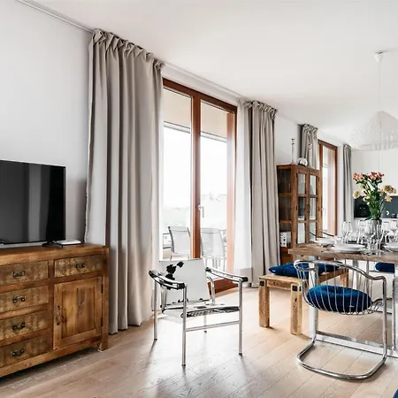 Tyzenhauz Krowoderska Street Apartmán *