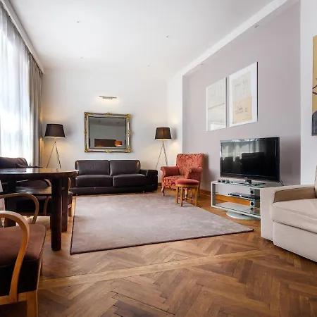 Tyzenhauz Krowoderska Street Апартаменты *