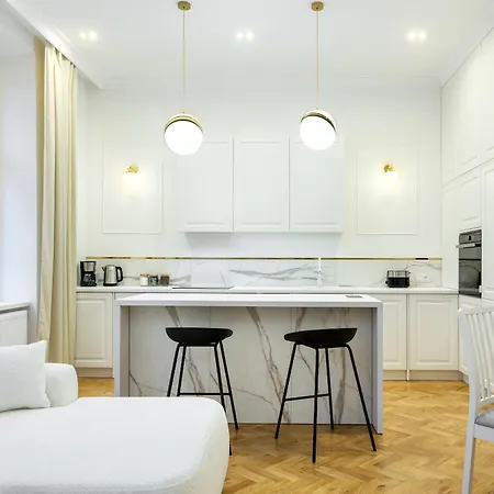 Tyzenhauz Krowoderska Street Апартаменты *
