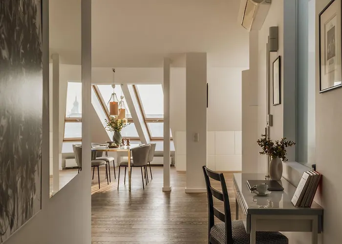 Tyzenhauz Krowoderska Street