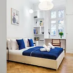 Tyzenhauz Krowoderska Street Apartmán *